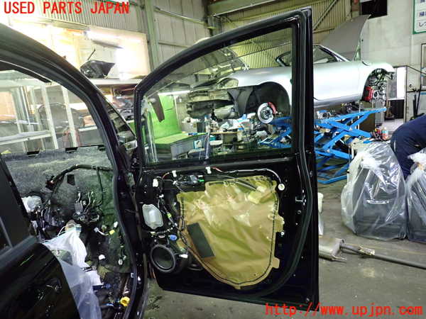 1UPJ-9237721230]ヴォクシーハイブリッド(ノアハイブリッド)(ZWR80G)右前ドア 中古(43R-00011 M305)_5