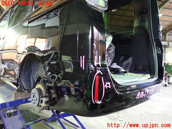 1UPJ-9237721610]ヴォクシーハイブリッド(ノアハイブリッド)(ZWR80G)リアバンパー 中古_4