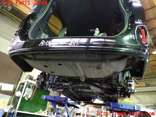 1UPJ-9237721610]ヴォクシーハイブリッド(ノアハイブリッド)(ZWR80G)リアバンパー 中古_5