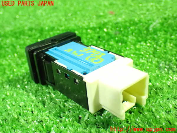 1UPJ-9237726310]ヴォクシーハイブリッド(ノアハイブリッド)(ZWR80G)スイッチ5 (シートヒーター) 中古_2