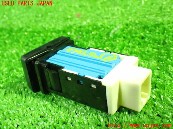 1UPJ-9237726311]ヴォクシーハイブリッド(ノアハイブリッド)(ZWR80G)スイッチ6 (シートヒーター) 中古_2