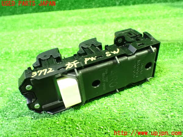 1UPJ-9237726240]ヴォクシーハイブリッド(ノアハイブリッド)(ZWR80G)右前パワーウィンドウスイッチ 中古_2