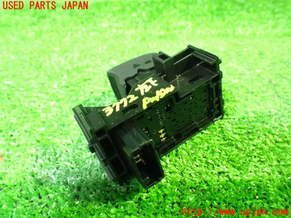 1UPJ-9237726245]ヴォクシーハイブリッド(ノアハイブリッド)(ZWR80G)左前パワーウィンドウスイッチ 中古_2