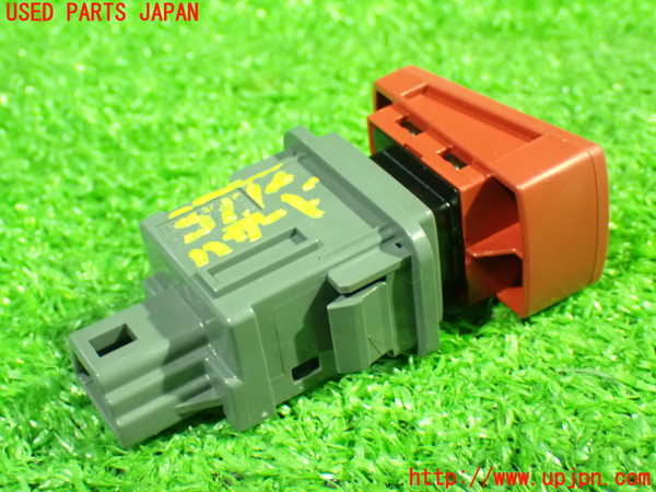 1UPJ-9237726290]ヴォクシーハイブリッド(ノアハイブリッド)(ZWR80G)ハザードスイッチ 中古_2