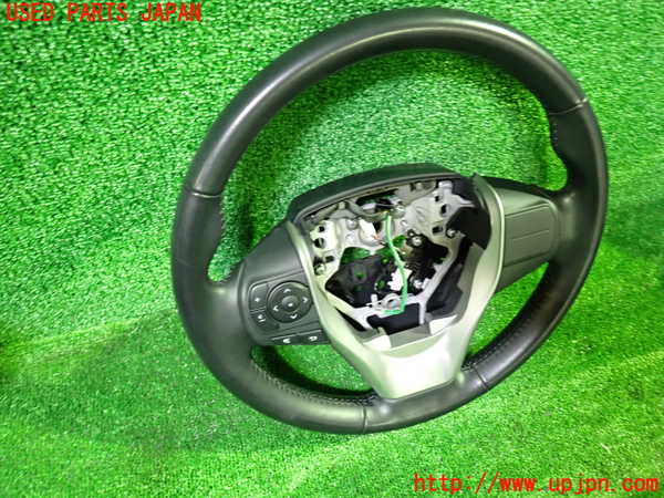 1UPJ-9237727855]ヴォクシーハイブリッド(ノアハイブリッド)(ZWR80G)ステアリングホイール 中古_3