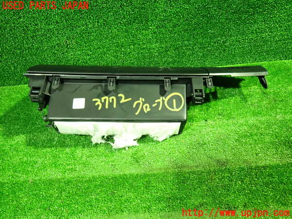 1UPJ-9237727516]ヴォクシーハイブリッド(ノアハイブリッド)(ZWR80G)グローブボックス1 中古_3