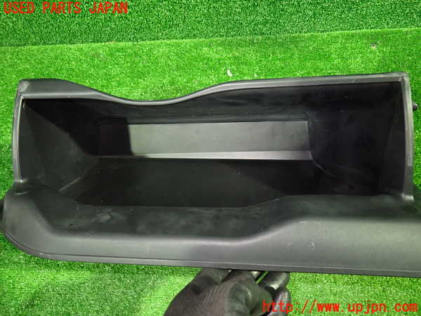 1UPJ-9237727517]ヴォクシーハイブリッド(ノアハイブリッド)(ZWR80G)グローブボックス2 中古_2