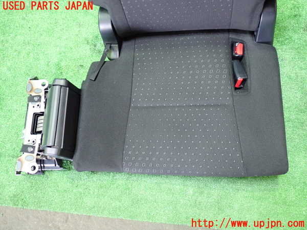 1UPJ-9237727235]ヴォクシーハイブリッド(ノアハイブリッド)(ZWR80G)右3列目シート 中古_3