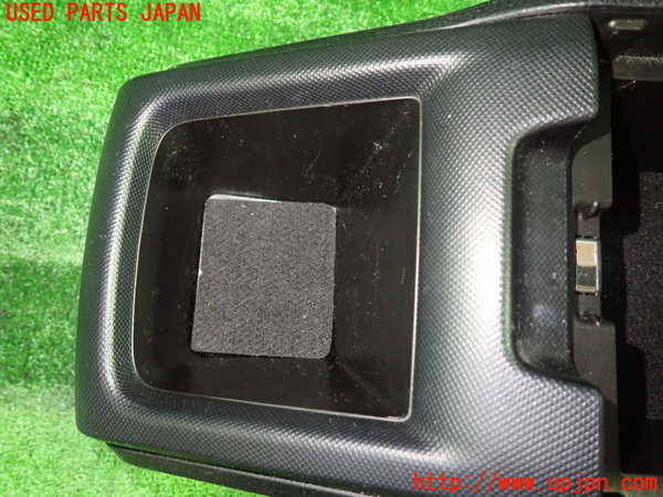 1UPJ-9237727540]ヴォクシーハイブリッド(ノアハイブリッド)(ZWR80G)センターコンソール 中古_3