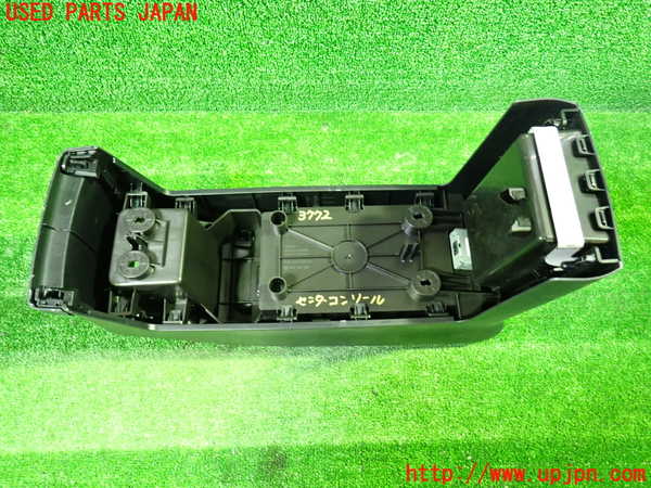 1UPJ-9237727540]ヴォクシーハイブリッド(ノアハイブリッド)(ZWR80G)センターコンソール 中古_5