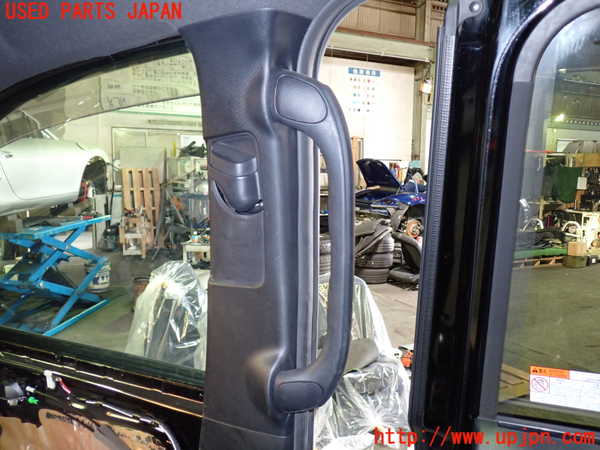 1UPJ-9237727665]ヴォクシーハイブリッド(ノアハイブリッド)(ZWR80G)右センターピラートリム 中古_2