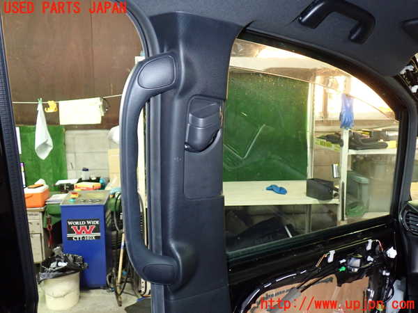 1UPJ-9237727670]ヴォクシーハイブリッド(ノアハイブリッド)(ZWR80G)左センターピラートリム 中古_2