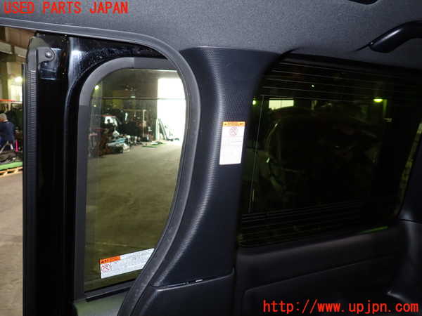 1UPJ-9237727675]ヴォクシーハイブリッド(ノアハイブリッド)(ZWR80G)右リアピラートリム 中古_2
