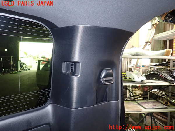 1UPJ-9237727675]ヴォクシーハイブリッド(ノアハイブリッド)(ZWR80G)右リアピラートリム 中古_3