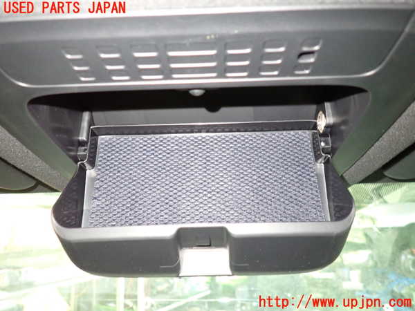 1UPJ-9237726411]ヴォクシーハイブリッド(ノアハイブリッド)(ZWR80G)ルームランプ1 (1列目真中) 中古_2