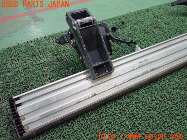 3UPJ=9237730025]デリカD:5(CV1W)後期 純正 オートサイドステップ 電動サイドステップ 左 中古_4