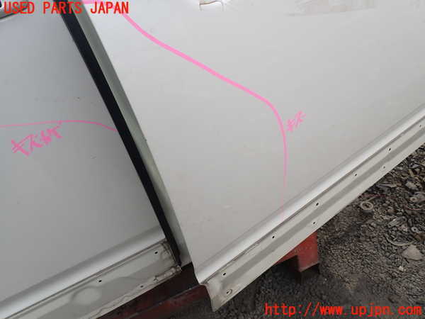 1UPJ-9237731230]デリカD：5(CV1W)右前ドア 中古 AGC M2H3 43R-00033_2