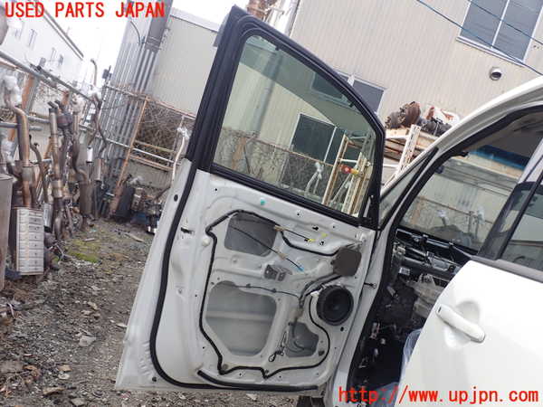 1UPJ-9237731260]デリカD：5(CV1W)左前ドア 中古 AGC M2H3 43R-00033_4