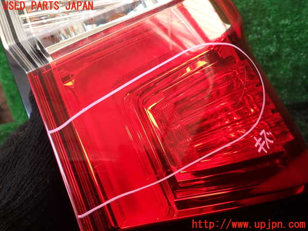 1UPJ-9237731530]デリカD：5(CV1W)右テールランプ 中古_2