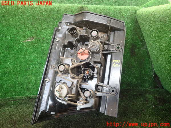 1UPJ-9237731530]デリカD：5(CV1W)右テールランプ 中古_3