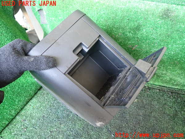 1UPJ-9237737540]デリカD：5(CV1W)センターコンソール 中古_4