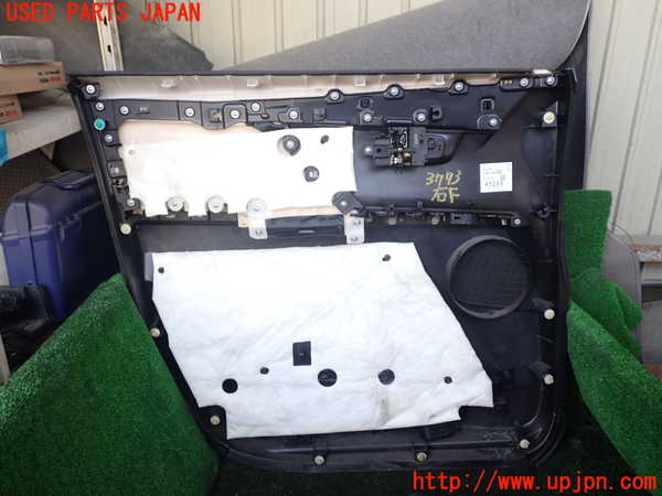 1UPJ-9237731234]デリカD：5(CV1W)右前ドア内張り 中古_4