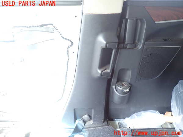 1UPJ-9237737665]デリカD：5(CV1W)右センターピラートリム 中古_3