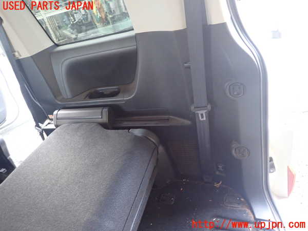 1UPJ-9237737675]デリカD：5(CV1W)右リアピラートリム 中古_4