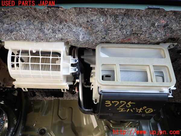 1UPJ-9237756081]ジムニー シエラ(JB74W)エバポレーター1 中古_4