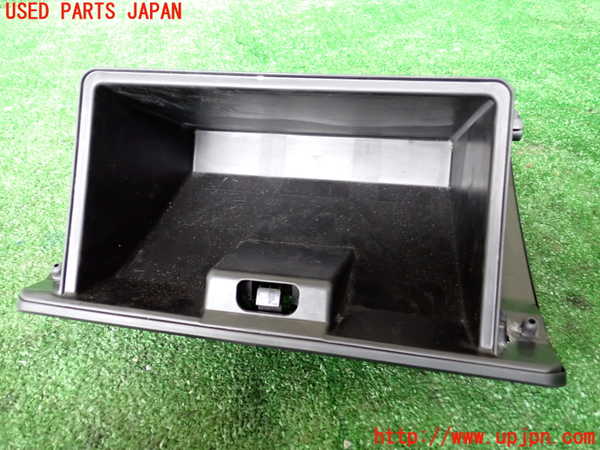 1UPJ-9237757516]ジムニー シエラ(JB74W)グローブボックス1 中古_2