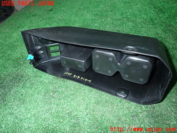 1UPJ-9237757540]ジムニー シエラ(JB74W)センターコンソール 中古_4