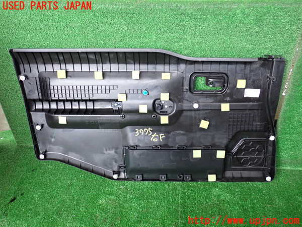 1UPJ-9237751234]ジムニー シエラ(JB74W)右ドア内張り 中古_3