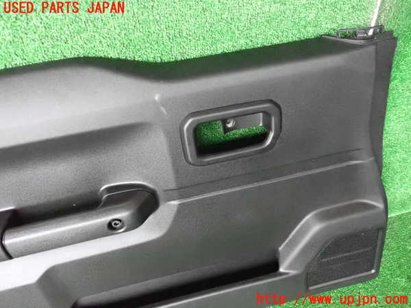 1UPJ-9237751264]ジムニー シエラ(JB74W)左ドア内張り 中古_2