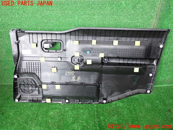 1UPJ-9237751264]ジムニー シエラ(JB74W)左ドア内張り 中古_3