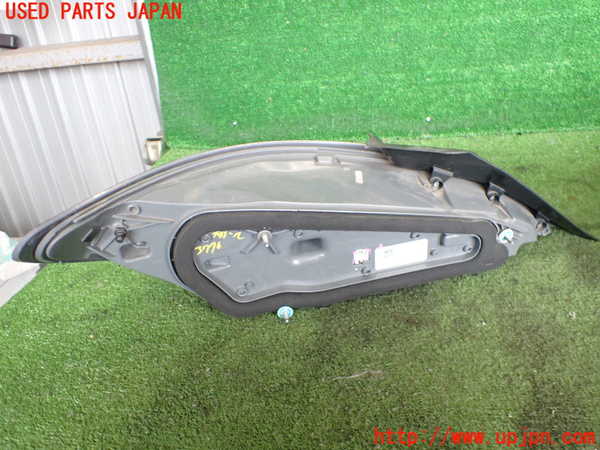 2UPJ-9237761530]ベンツ CLA180 C117(117342)右テールランプ 中古_2