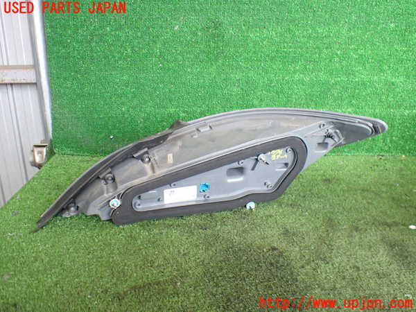 2UPJ-9237761536]ベンツ CLA180 C117(117342)左テールランプ 中古_2