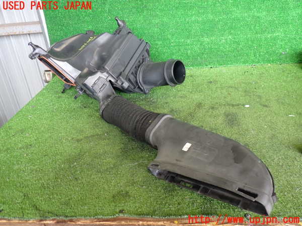 2UPJ-9237762560]ベンツ CLA180 C117(117342)エアクリーナーボックス 中古_2