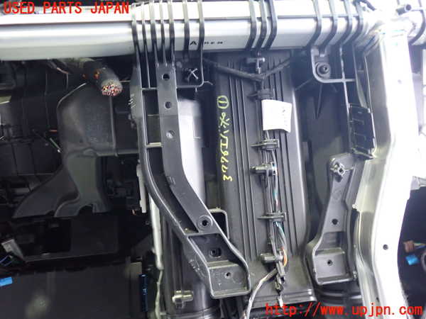 2UPJ-9237766081]ベンツ CLA180 C117(117342)エバポレーター1 中古_2