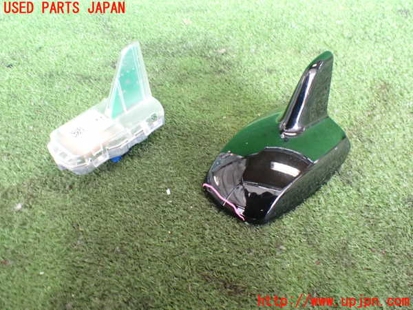 2UPJ-9237766550]ベンツ CLA180 C117(117342)アンテナ 中古_2