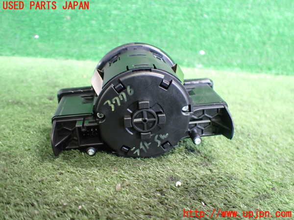 2UPJ-9237766285]ベンツ CLA180 C117(117342)ライトスイッチ 中古_2