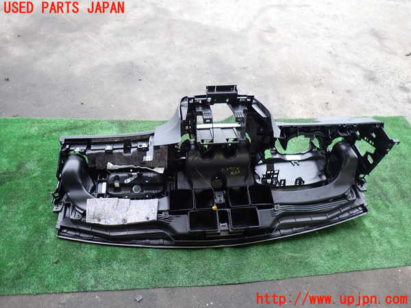 2UPJ-9237767505]ベンツ CLA180 C117(117342)ダッシュボード 中古_5