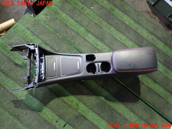 2UPJ-9237767540]ベンツ CLA180 C117(117342)センターコンソール 中古_3