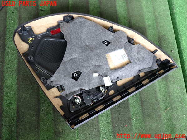 2UPJ-9237761294]ベンツ CLA180 C117(117342)右後ドア内張り 中古_3