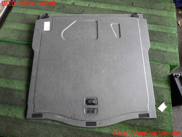 2UPJ-9237767771]ベンツ CLA180 C117(117342)ラゲッジトレイ1 中古_2