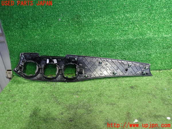 2UPJ-9237767691]ベンツ CLA180 C117(117342)内装トリム類1 中古_5