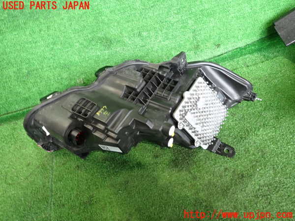 2UPJ-9237771132]ジャガー・XE(JA2ND)左ヘッドライト LED 中古_3