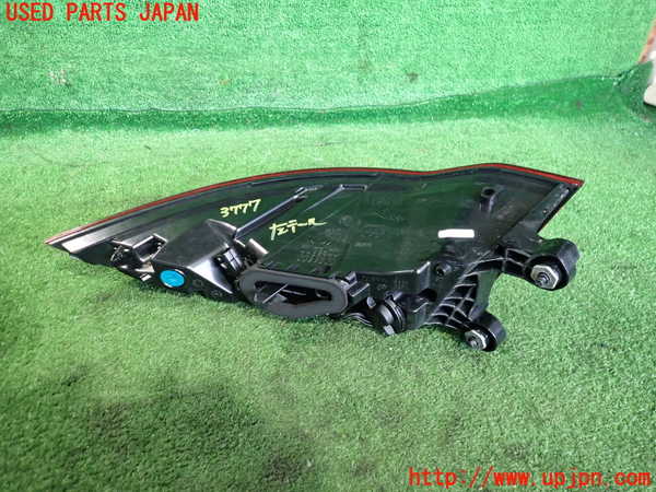 2UPJ-9237771536]ジャガー・XE(JA2ND)左テールランプ 中古_2