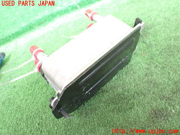 2UPJ-9237772481]ジャガー・XE(JA2ND)オイルクーラー1 中古_2