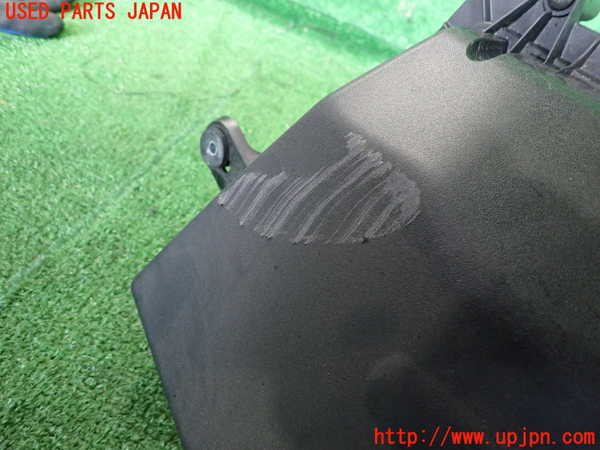 2UPJ-9237772560]ジャガー・XE(JA2ND)エアクリーナーボックス 中古_2