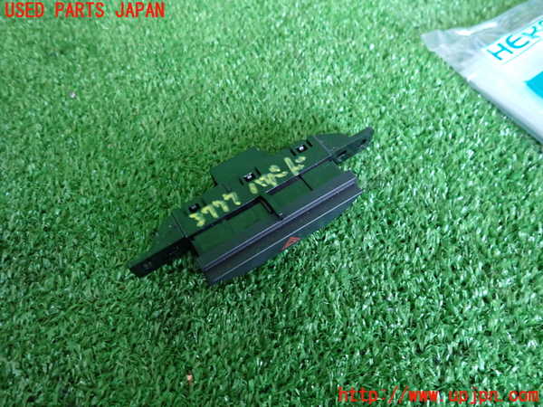 2UPJ-9237776290]ジャガー・XE(JA2ND)ハザードスイッチ 中古_2